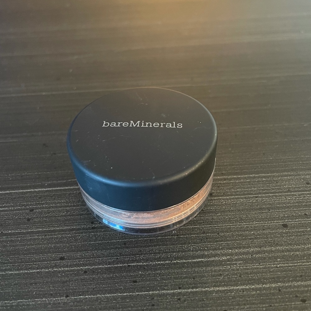 BareMinerals Pure Radiance
Loose Powder Highlighter